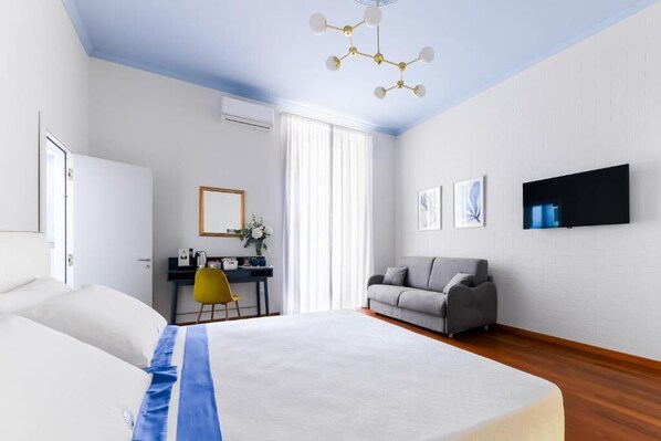 In-room safe, soundproofing, iron/ironing board, free WiFi - Tarsia 42 Suites Napoli (Naples)