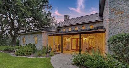 River House | 4-BDR Luxury Riverfront Estate