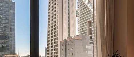 Premium Two Bedroom Apt with Balcony | Balcony