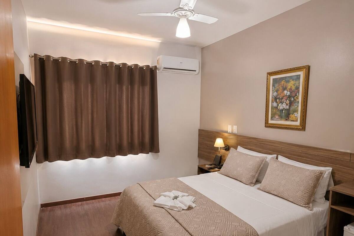 Suite Deluxe, vue ville | Fer et planche à repasser, Wi-Fi gratuit, draps fournis