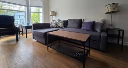 Uptown Prime Location 3 beds 2.5 bath backyard