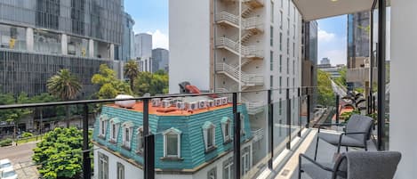 Appartement Premium, balcon, vue ville | Enceinte de lâhĂ©bergement