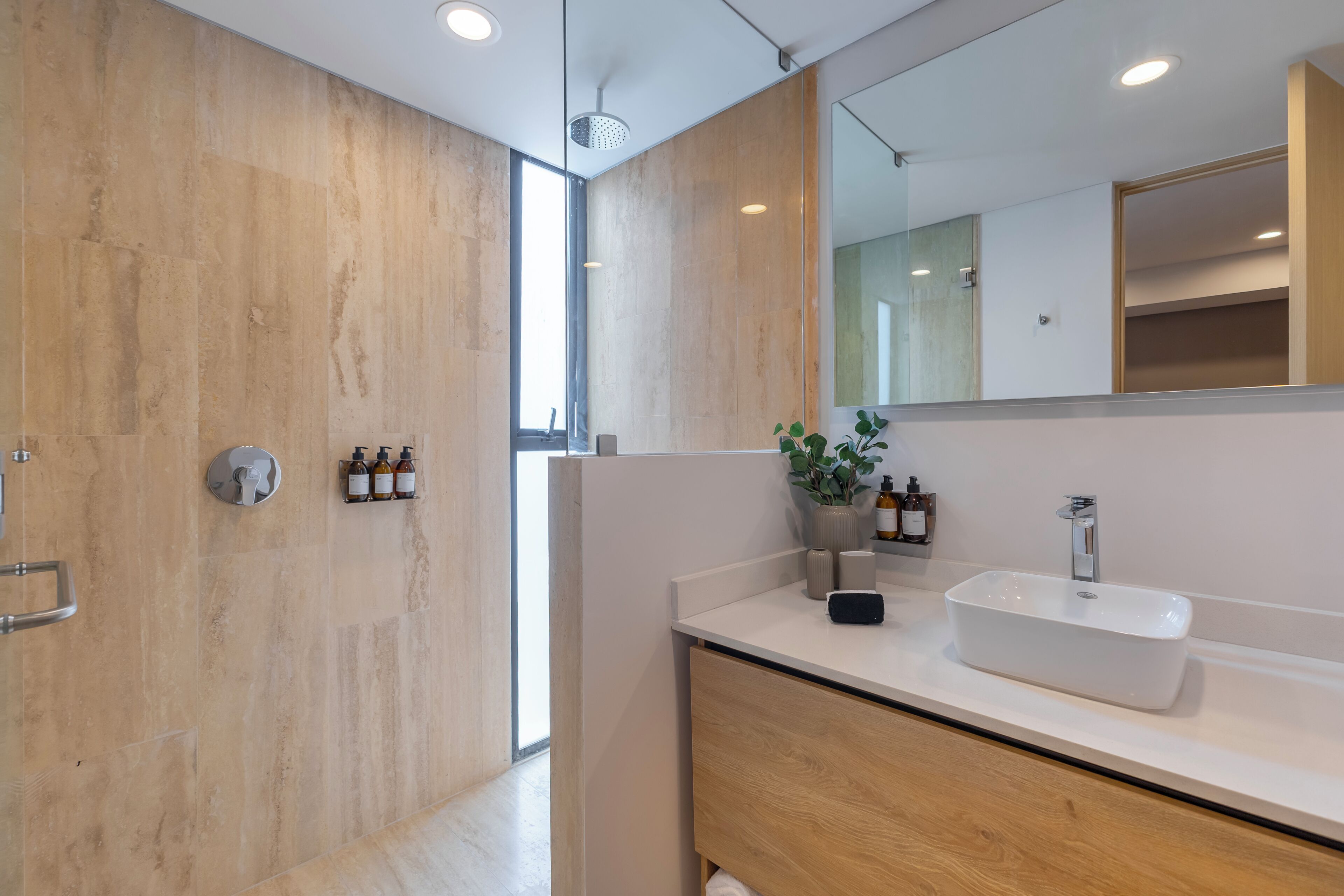 Departamento Premium, balcón | Baño | Regadera, amenidades de baño gratuitas, secadora de cabello, toallas 