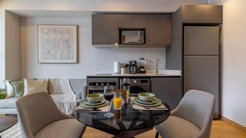 Appartement Premium, balcon, vue ville | Cuisine privée
