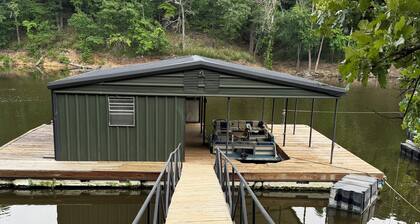 3-bedroom house with dock in cove connected to Duck Creek
