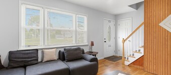 Coastal Getaway Near Leonardo Beach & Ferry