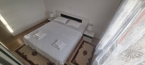 WiFi, bed sheets