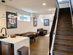 Interior - Hidden Gem minutes from Downtown Seattle, Rooftop Views & Air Conditioning (Seattle)