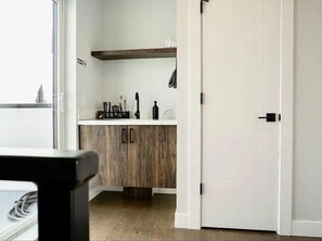 Interior - Hidden Gem minutes from Downtown Seattle, Rooftop Views & Air Conditioning (Seattle)
