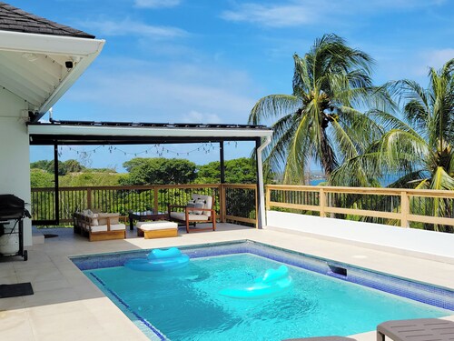 Miles Away - 4 bdrm Villa with a pool and fab view
