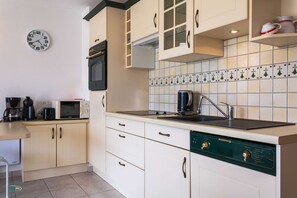 Private kitchen - T2 apartment 300m from the beach – Ideal location for a seaside holiday 516 (ERQUY)