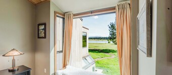 Lakeview Meadow Retreat