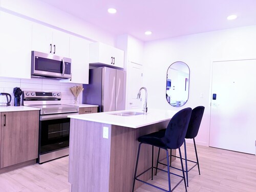 Condo in SECORD. 10 mins from WEM
