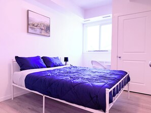 WiFi, bed sheets - Condo in SECORD. 10 mins from WEM (Edmonton)