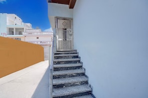 Unclassified image, 4 of 34, button - Classic Hotel O Kanpur City Centre (Kanpur)