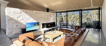 Coastal Sanctuary near Beaches & Bush Tracks