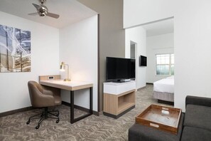 Room - Jr Queen Suite | SpringHill Suites | Jamestown, Yorktown, Family Trips (Williamsburg)
