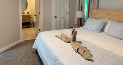 4BR2BA Creekside Edgewood Retreat Near World Cup