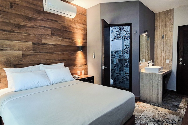 Comfort Room, City View | Peti besi dalam bilik, dihias secara berasingan