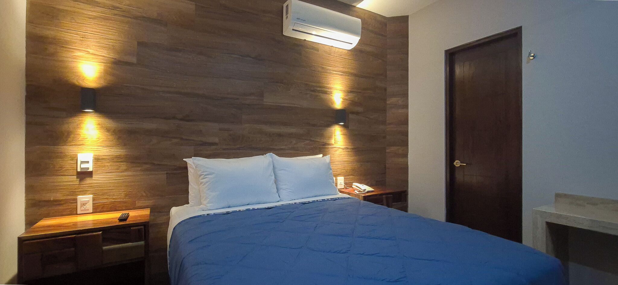 Caja de seguridad en la habitación y decoración personalizada 