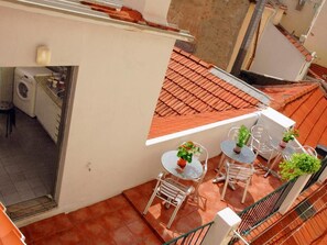 Outdoor dining - Welcome Guest House (Lisbon)