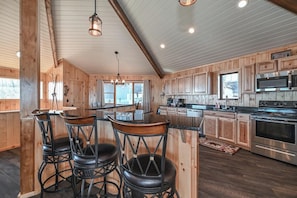 Fridge, microwave, oven, stovetop - Luxe Designer | Stunning Views | 3BR | Ski-In/Out (Banner Elk)
