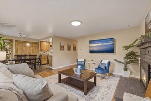 TV, fireplace