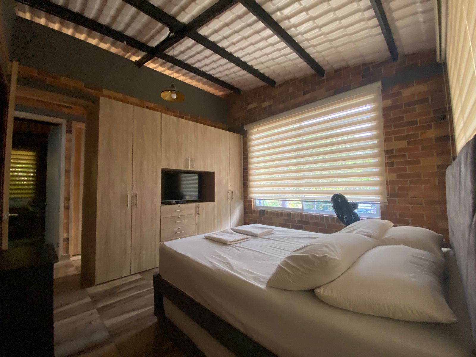 6 quartos, Wi-Fi, roupa de cama