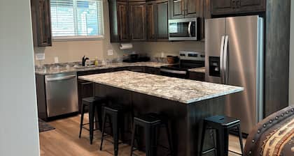 Beautiful 2-bedroom house in Smoot perfect for a relaxing getaway.