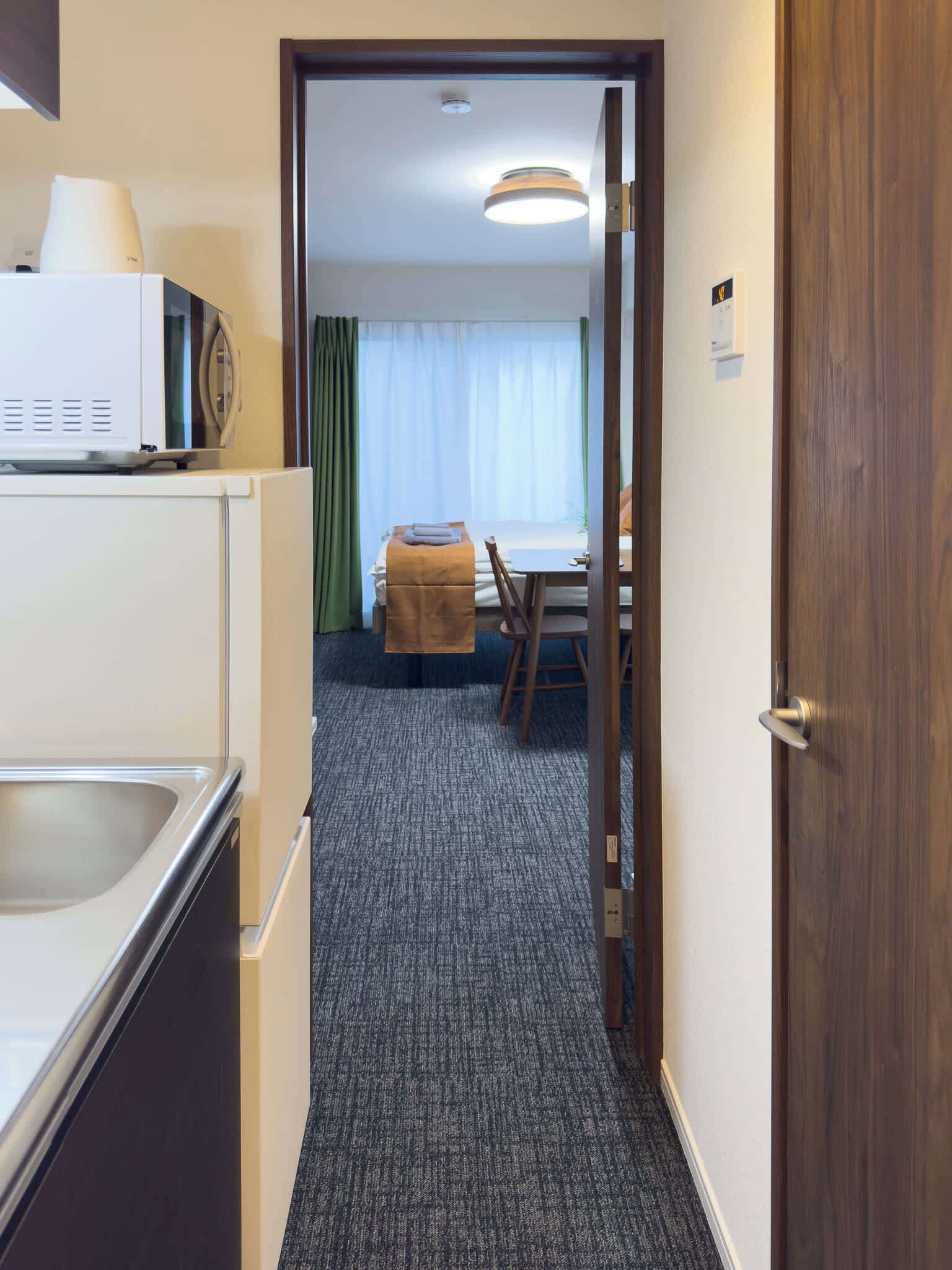 1 bedroom, desk, WiFi, bed sheets