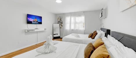 Iron/ironing board, internet, bed sheets