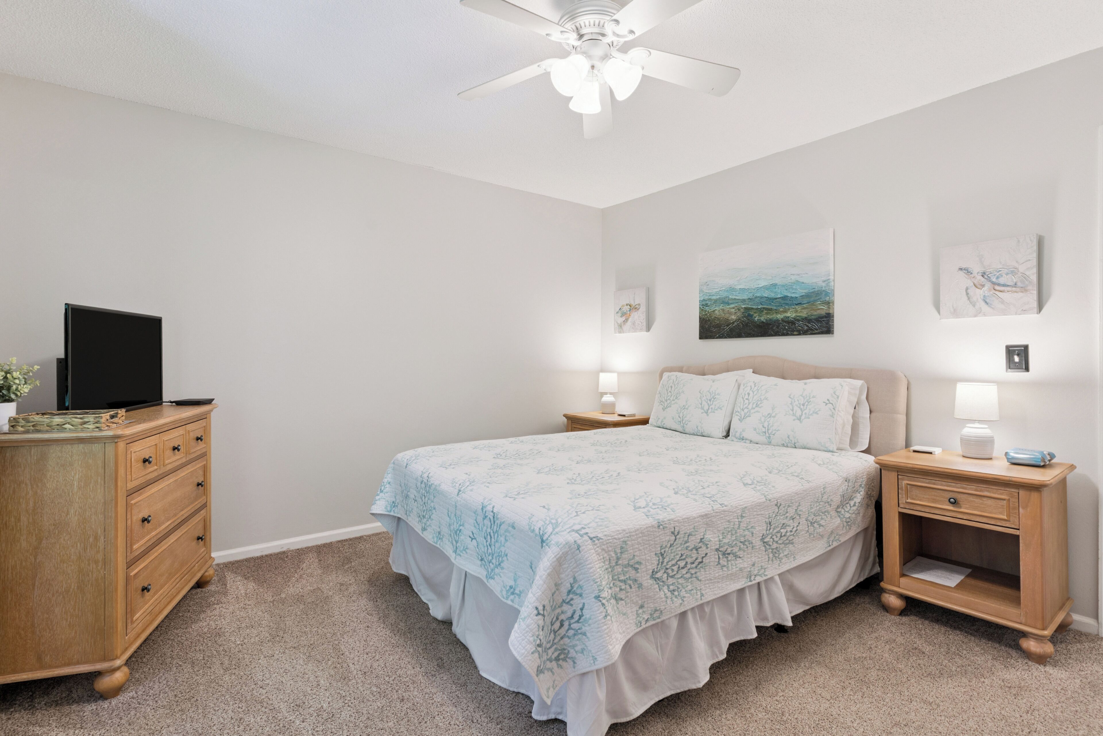 2 slaapkamers, een strijkplank/strijkijzer, gratis wifi, beddengoed