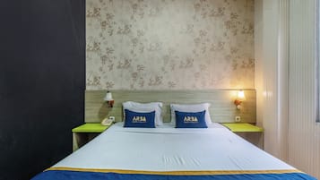 Quarto casal luxo | Escrivaninha, Wi-Fi de cortesia, roupa de cama