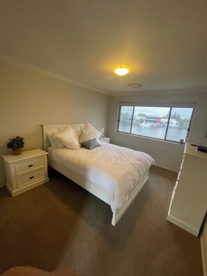 Iron/ironing board, WiFi, bed sheets - Beach House on the Gold Coast Canal - Room 2 (Helensvale)