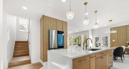 New Luxe 5BR/4.5BA Pool Villa in The Woodlands