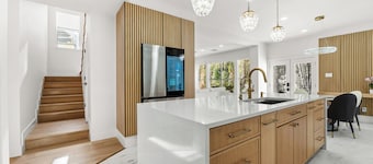 New Luxe 5BR/4.5BA Pool Villa in The Woodlands