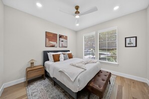 5 bedrooms, desk, iron/ironing board, free WiFi