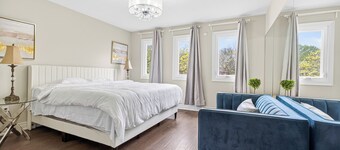 Elegant 4BR Luxury Home Steps to Yonge St & Shopping