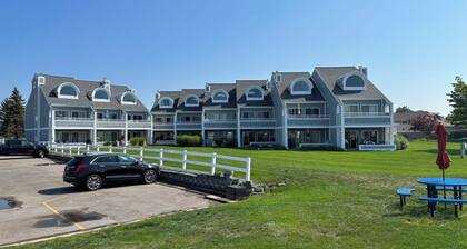 Waterfront Condo Beautiful Spring Lake - Grand Haven