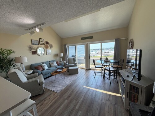 Waterfront Condo Beautiful Spring Lake - Grand Haven