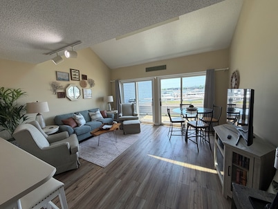 Waterfront Condo Beautiful Spring Lake - Grand Haven