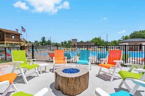 Pool - Creek View Paradise - Walk to Branson Landing - 2 bedroom 2 bath POOL (Branson)