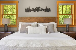 Room - Chase Mountain Lodge – Mt. Mansfield Views & Hot Tub (Waterbury)