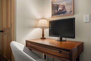 Interior - Chase Mountain Lodge – Mt. Mansfield Views & Hot Tub (Waterbury)