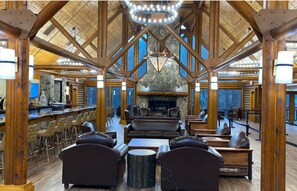 Interior - Week of July 5  Westgate Resort 2-bedroom 2 bath condo - Includes Waterpark Pass (Gatlinburg)