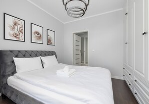 Iron/ironing board, WiFi, bed sheets - Królewicza Royal Chic Apartment (Szczecin)