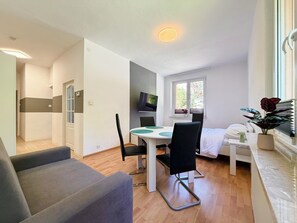 Strykjärn/strykbräda, wi-fi och sängkläder