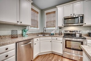 Fridge, microwave, oven, stovetop - Walk to Beach + Resort Access + Shuttle -Family-Friendly 3BR Coastal Home (North Myrtle Beach)