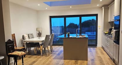 5 Bed -Sleeps 7 -New Build -Detached Property
