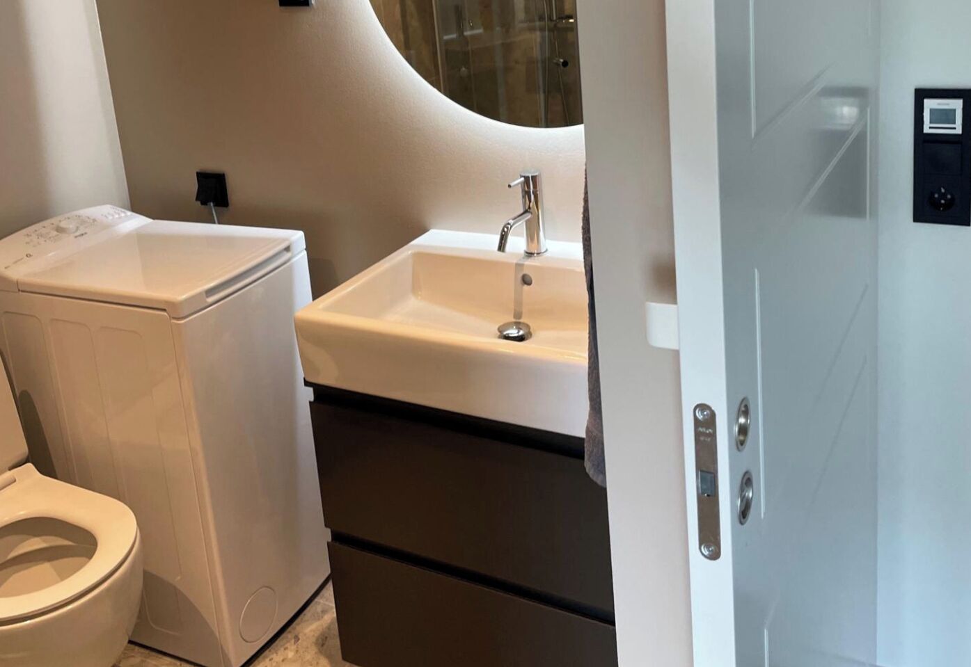 Een douche, handdoeken